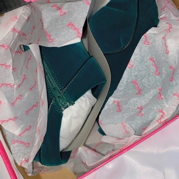 Green Hottie Thotties Heels - Picture 4 of 5